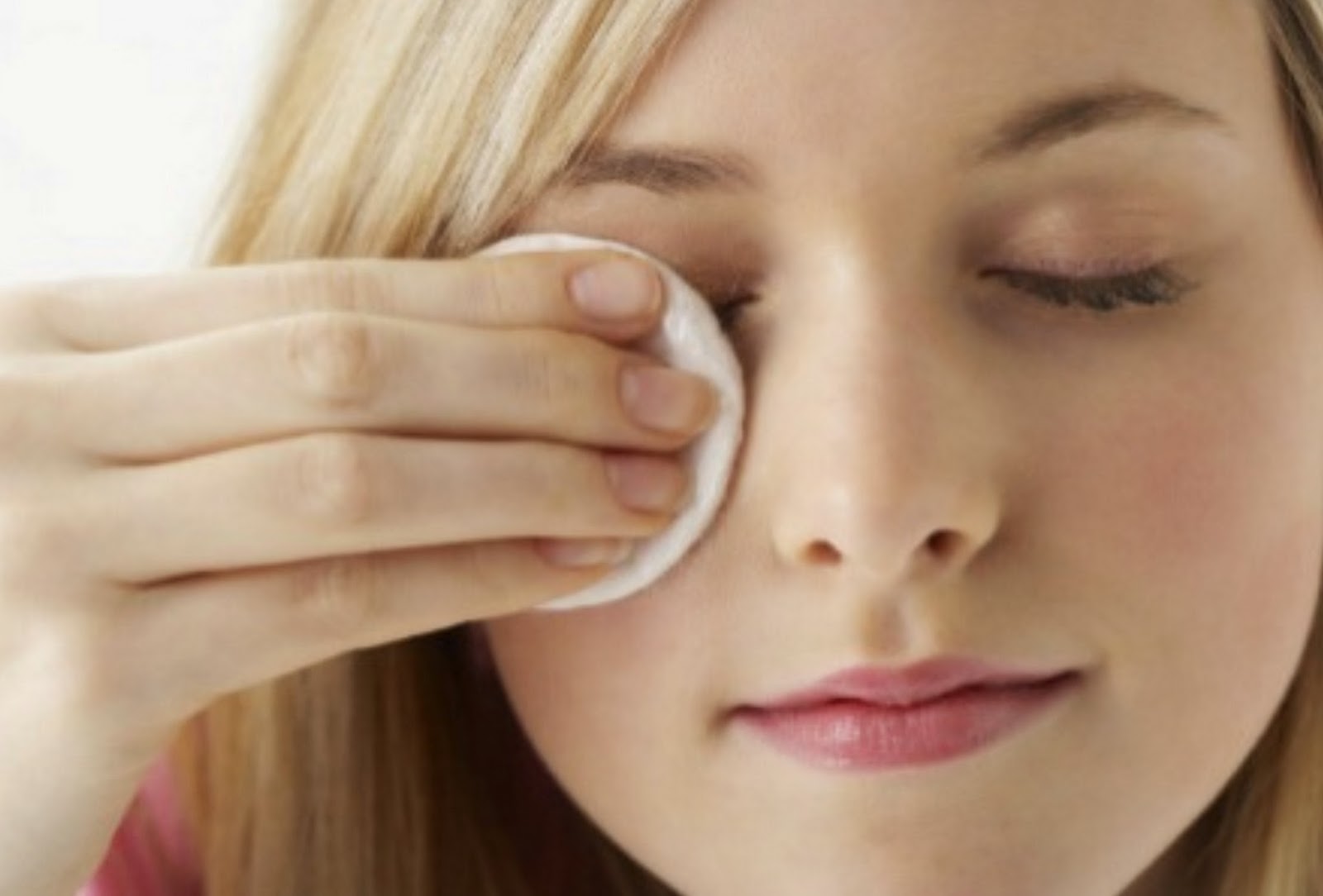 Mesotherapy em um acne de foto